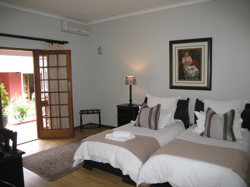 Beaufort Manor Country Lodge Бофорт Уест Екстериор снимка