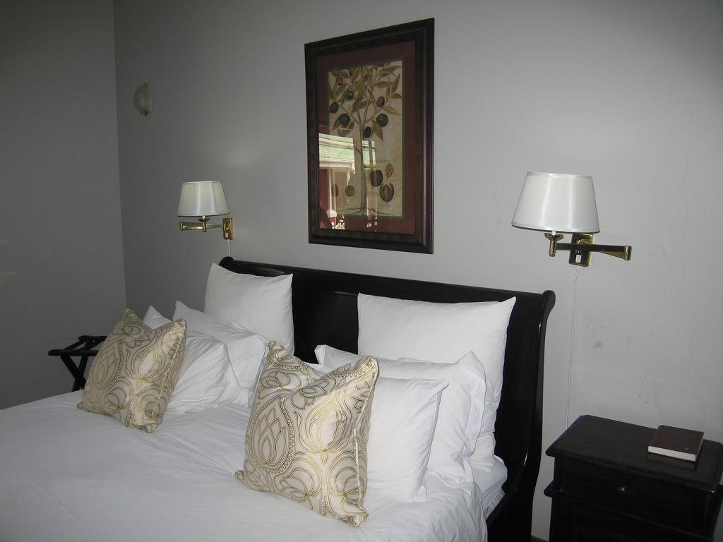 Beaufort Manor Country Lodge Бофорт Уест Екстериор снимка