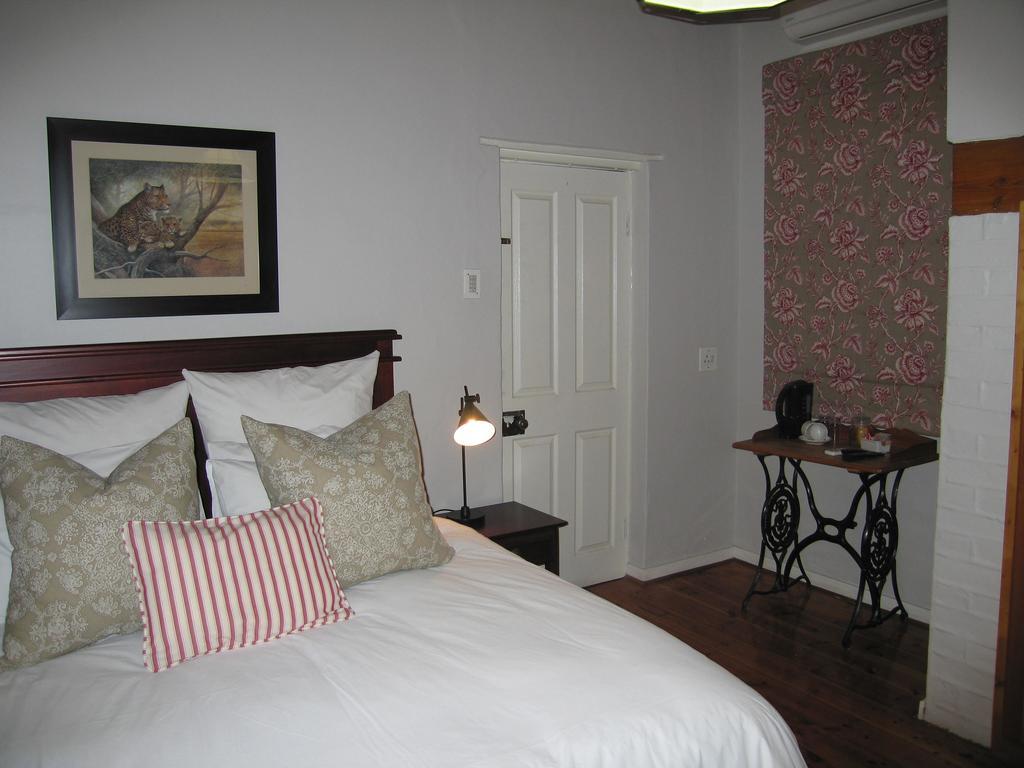 Beaufort Manor Country Lodge Бофорт Уест Екстериор снимка