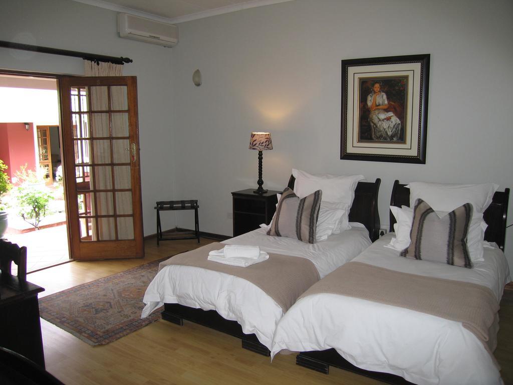 Beaufort Manor Country Lodge Бофорт Уест Екстериор снимка