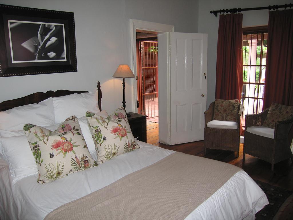 Beaufort Manor Country Lodge Бофорт Уест Екстериор снимка