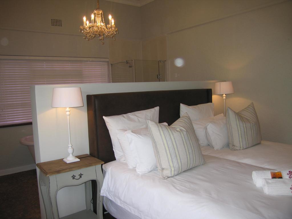 Beaufort Manor Country Lodge Бофорт Уест Екстериор снимка