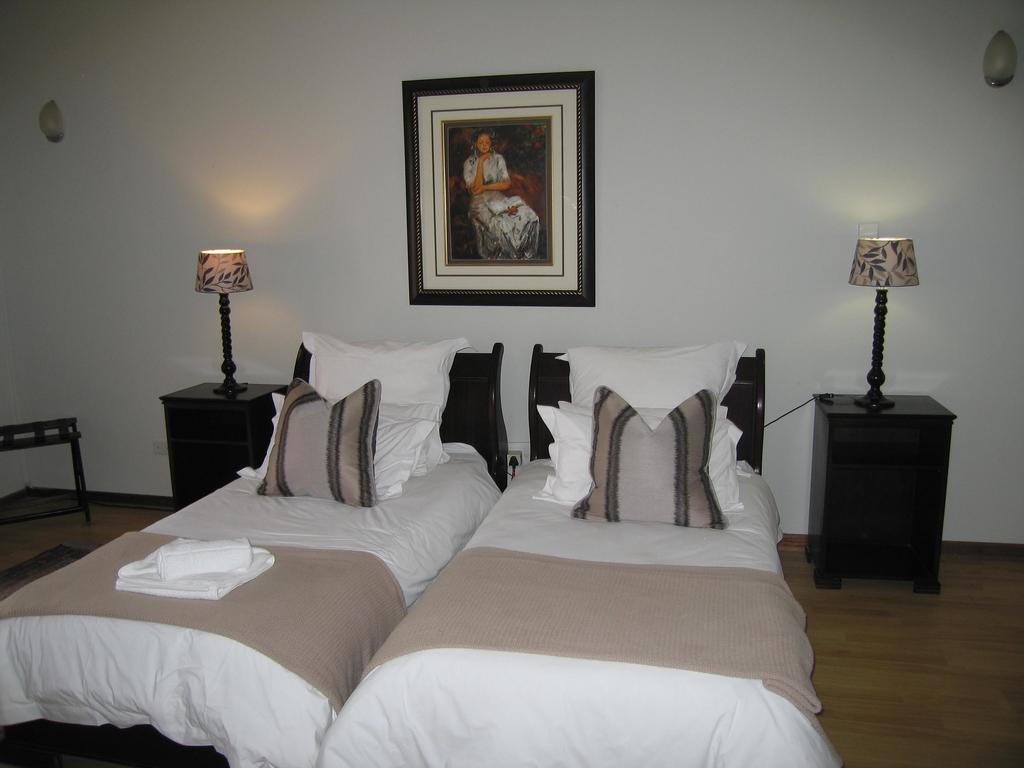 Beaufort Manor Country Lodge Бофорт Уест Екстериор снимка