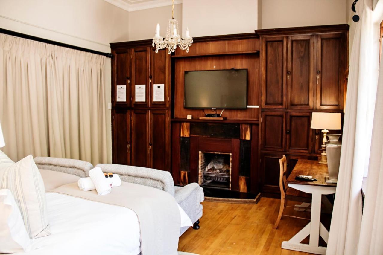 Beaufort Manor Country Lodge Бофорт Уест Екстериор снимка