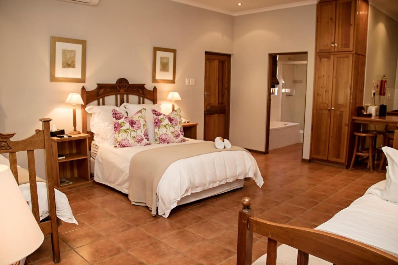 Beaufort Manor Country Lodge Бофорт Уест Екстериор снимка