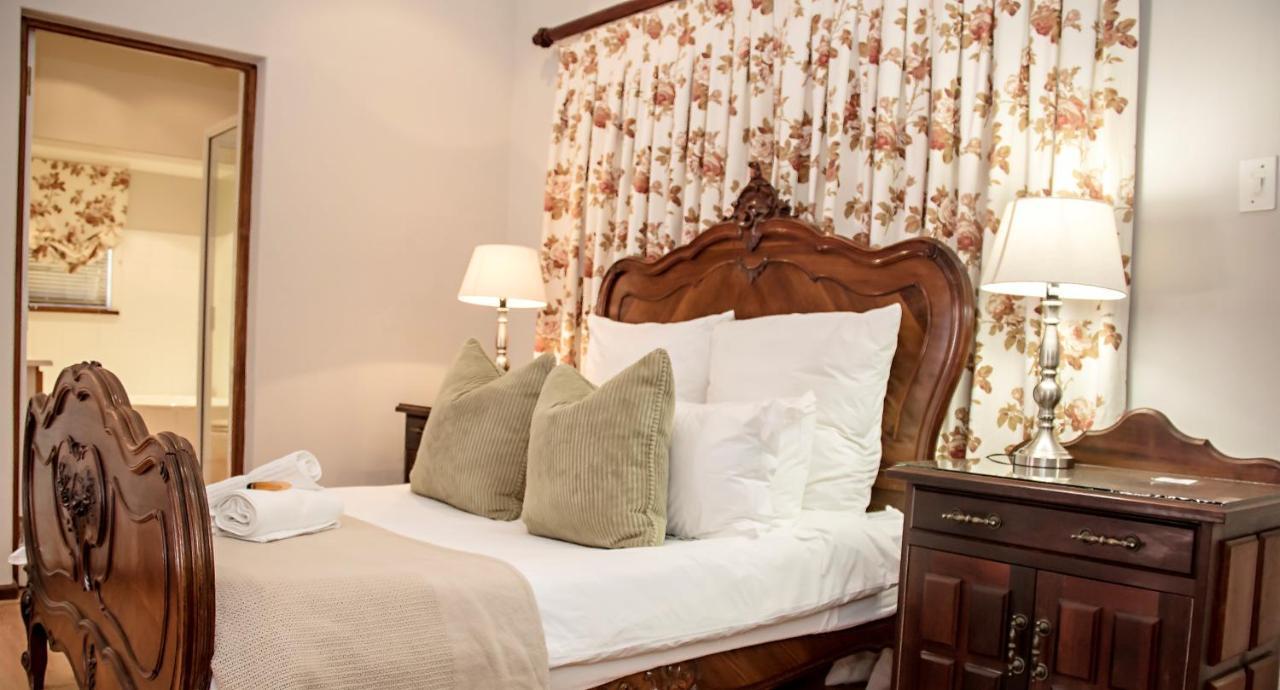Beaufort Manor Country Lodge Бофорт Уест Екстериор снимка