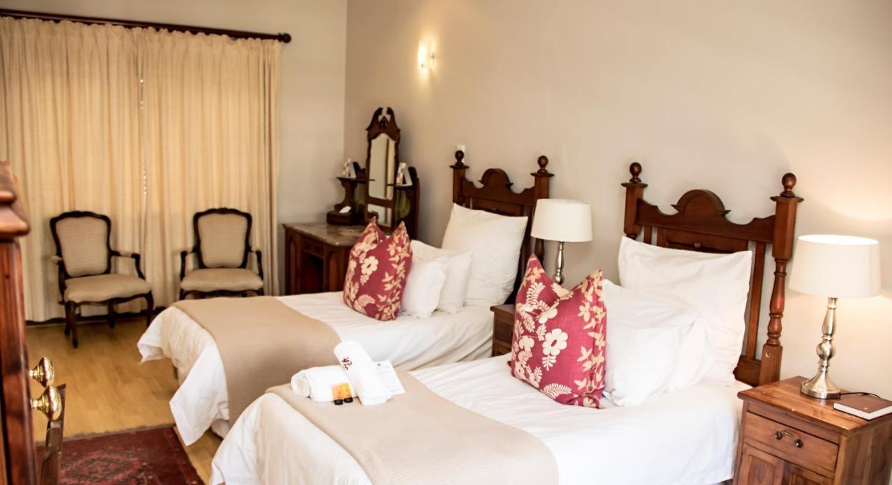 Beaufort Manor Country Lodge Бофорт Уест Екстериор снимка