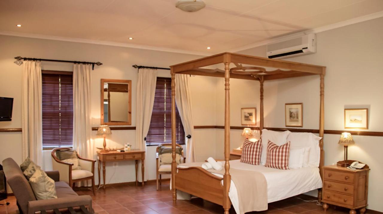 Beaufort Manor Country Lodge Бофорт Уест Екстериор снимка