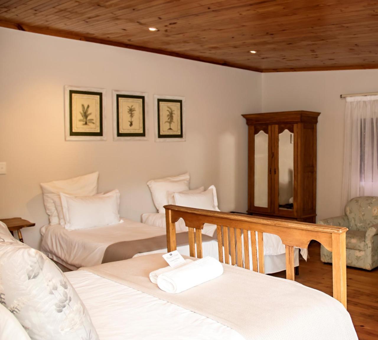 Beaufort Manor Country Lodge Бофорт Уест Екстериор снимка