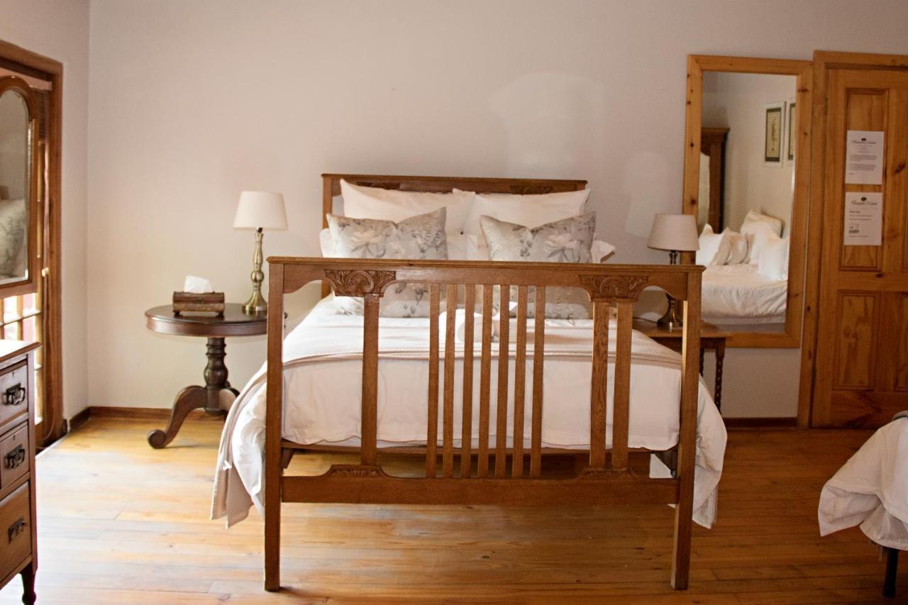 Beaufort Manor Country Lodge Бофорт Уест Екстериор снимка