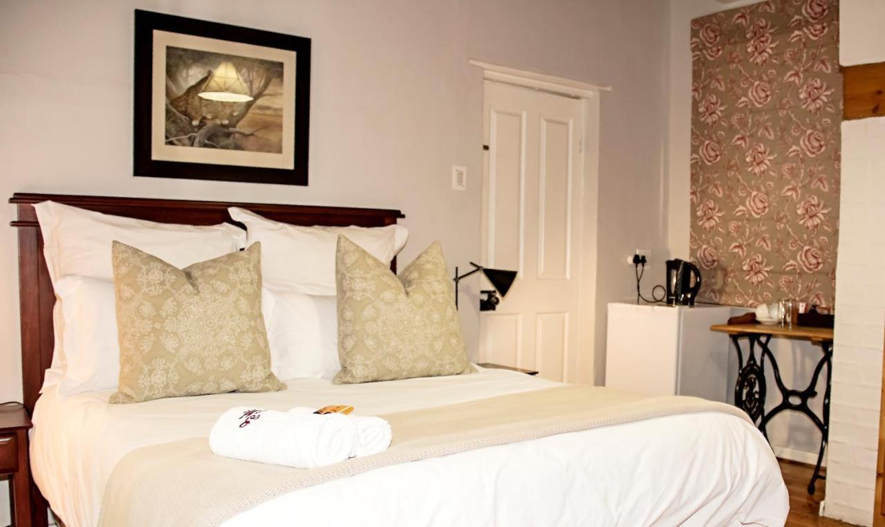 Beaufort Manor Country Lodge Бофорт Уест Екстериор снимка