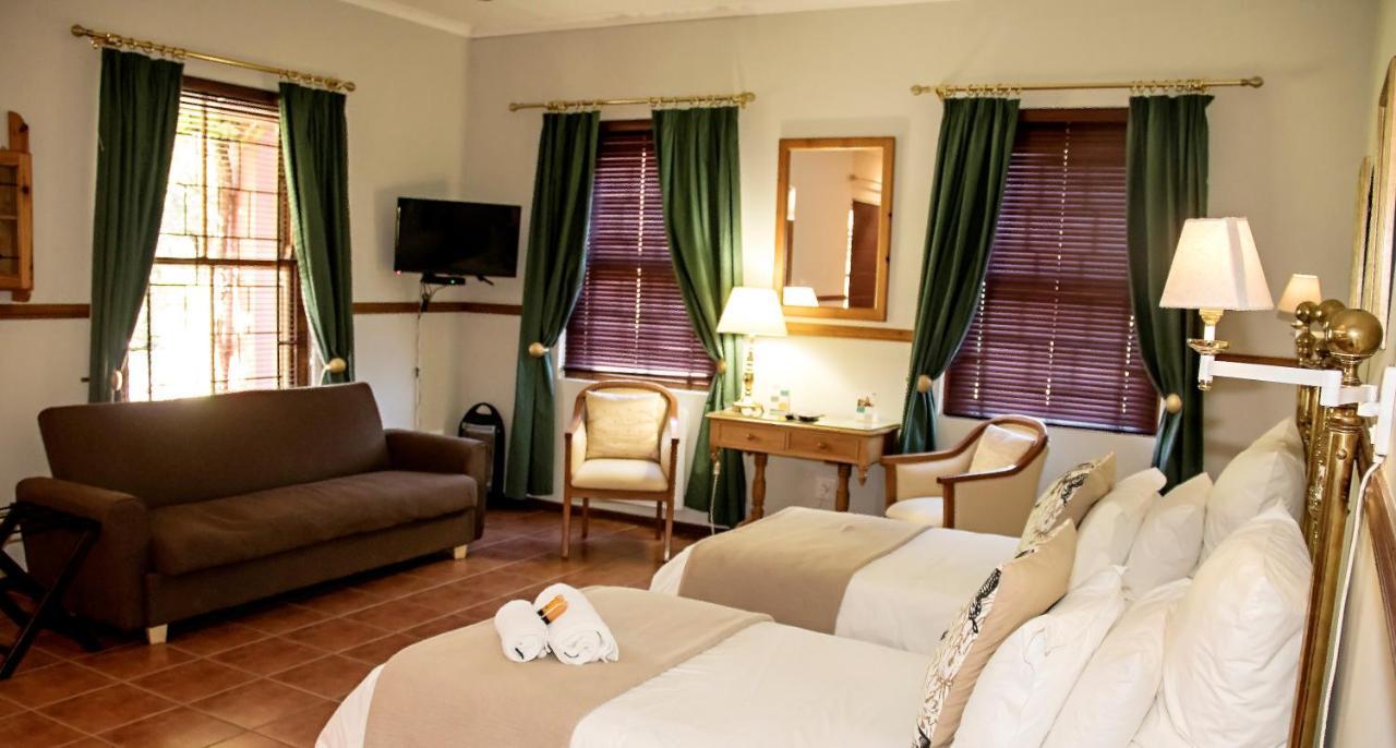 Beaufort Manor Country Lodge Бофорт Уест Екстериор снимка