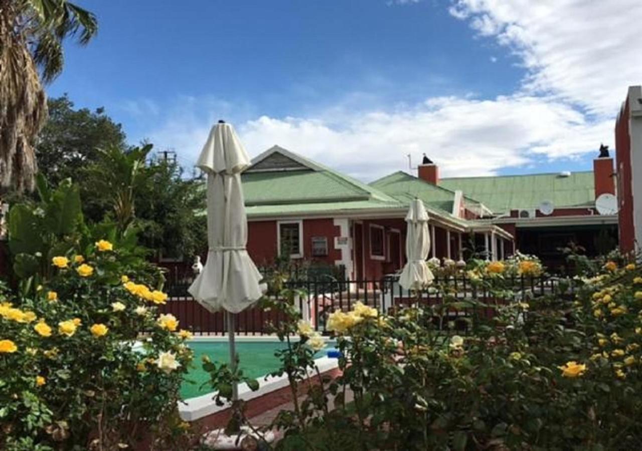 Beaufort Manor Country Lodge Бофорт Уест Екстериор снимка